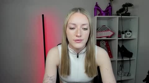 evelynblond online show from March 17, 1:59 pm