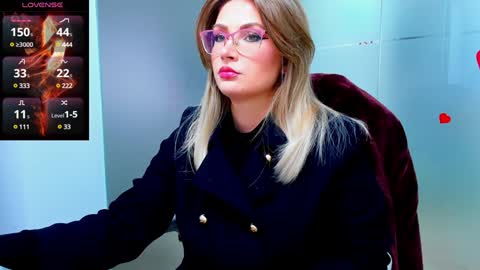 evelyne_rose online show from January 12, 7:00 am