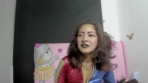 Evelyne online show from February 3, 4:10 am