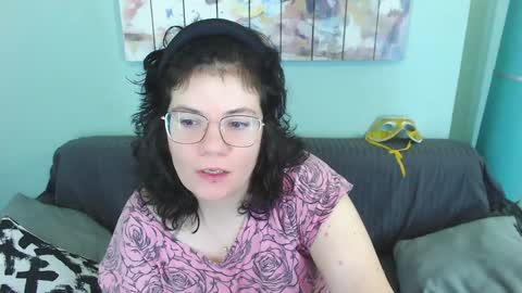 Everly online show from February 7, 4:06 am