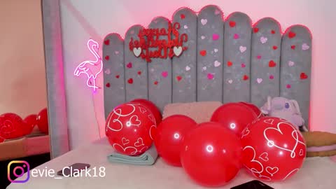 My name is Evie  nice to meet you  really get to know me better private is open  online show from February 13, 11:06 pm