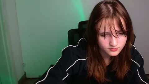 Evie online show from November 10, 12:11 pm