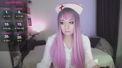 Snapshot of eviecuster chatting on September 22, 8:18 pm Im gonna be on in 2 hours online show from September 22, 8:18 pm