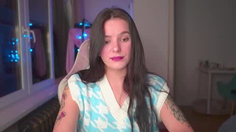 ewelynscott online show from November 3, 7:18 pm