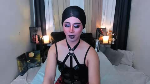 expensive_elise online show from May 7, 4:43 pm