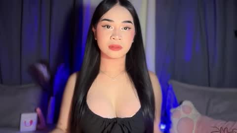 Snapshot of expensivets_chloe chatting on October 16, 10:29 am chloee online show from October 16, 10:29 am