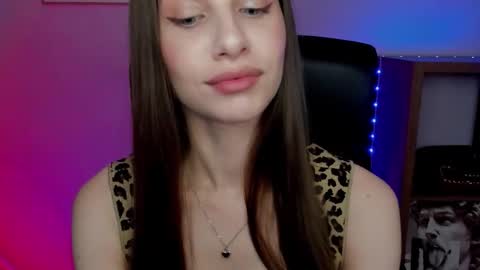 Maya online show from November 24, 7:43 am