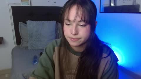 Snapshot of eymmy_24 chatting on September 16, 2:41 am eymmy_24 online show from September 16, 2:41 am