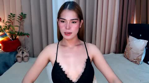 UR SWEET EZRA online show from December 14, 3:50 am