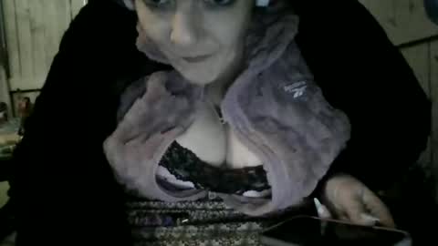 faidra mae online show from January 19, 2:57 am