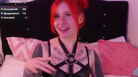 Snapshot of fairyflexxx chatting on February 14, 3:43 am Fairy online show from February 14, 3:43 am