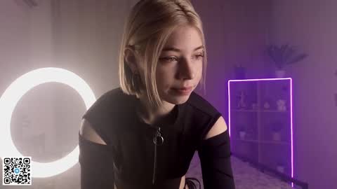 Emilia online show from February 2, 4:15 am