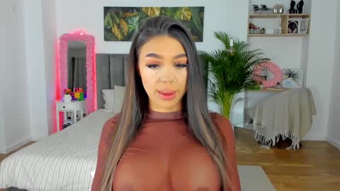 Jennifer online show from January 18, 6:43 pm