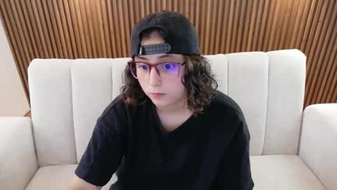 Feelena online show from March 2, 5:52 pm