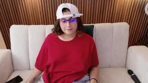 Feelena online show from February 10, 5:38 pm