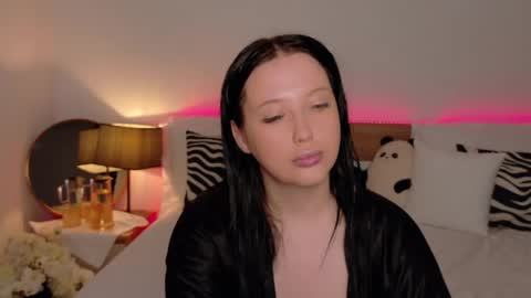 Felicia Herceg online show from November 7, 10:14 pm