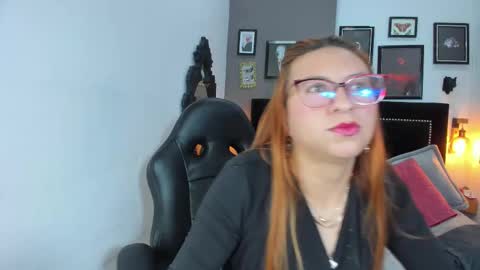 Snapshot of fer_angel_ chatting on January 7, 2:41 pm Fernanda online show from January 7, 2:41 pm