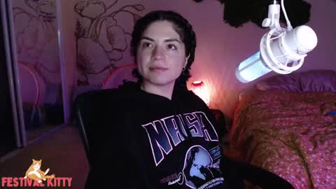 CiCi  online show from January 8, 5:37 am