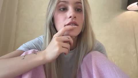 Lisa online show from October 4, 8:31 am