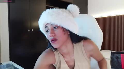 Freyja  online show from December 18, 6:01 pm