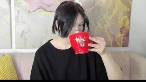 fiamoory online show from March 6, 8:42 am