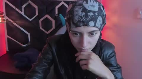   online show from February 1, 12:05 pm