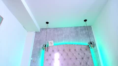   online show from November 11, 12:02 pm