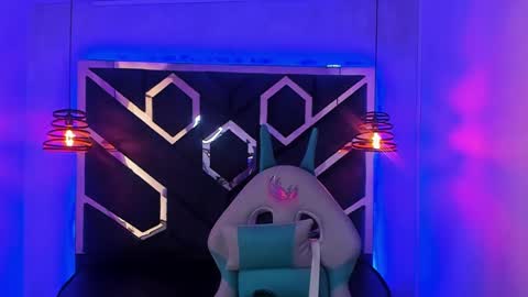   online show from January 26, 3:36 pm