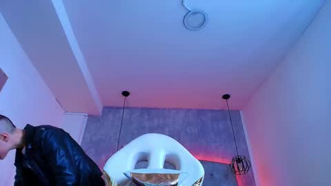   online show from October 24, 11:50 am