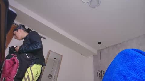   online show from November 28, 12:08 pm