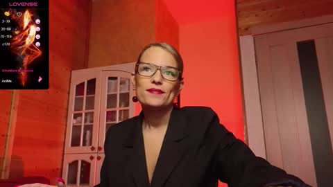 Lady online show from December 15, 7:08 pm