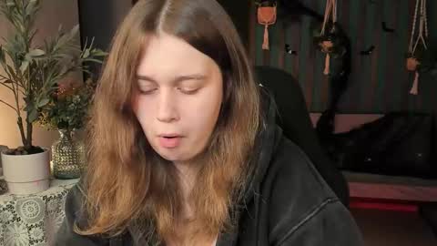 Snapshot of fioramarmoris chatting on October 20, 1:47 pm fiora online show from October 20, 1:47 pm