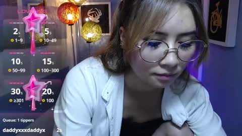 Fiorellaa online show from October 8, 3:49 pm