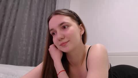 fireflies_fly_ online show from January 6, 6:33 pm