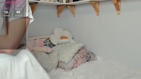 Cheryl 3 online show from October 17, 10:18 am