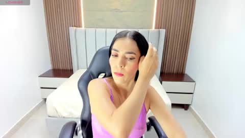   FLEUR   online show from February 17, 7:13 pm