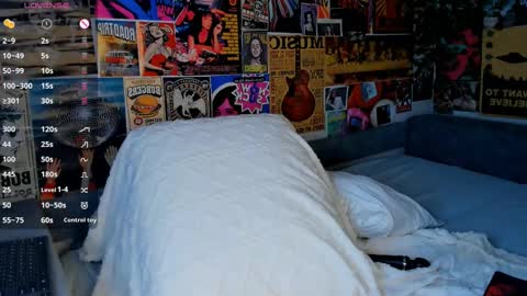 Snapshot of flirtykitty_ chatting on February 22, 9:10 pm Emely online show from February 22, 9:10 pm