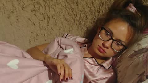 say meow and send tip  online show from September 8, 5:12 pm