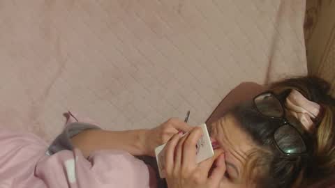 say meow and send tip  online show from November 23, 12:02 am