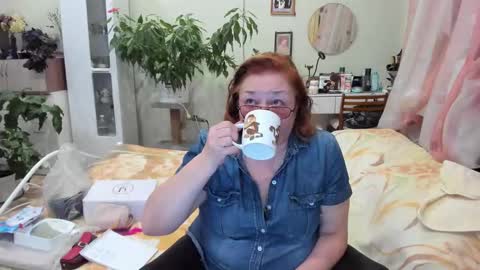 Snapshot of flowerlover8 chatting on October 16, 4:53 pm Flowerlower online show from October 16, 4:53 pm