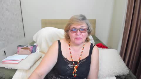 Snapshot of flowerlover8 chatting on February 12, 8:07 pm Flowerlower online show from February 12, 8:07 pm