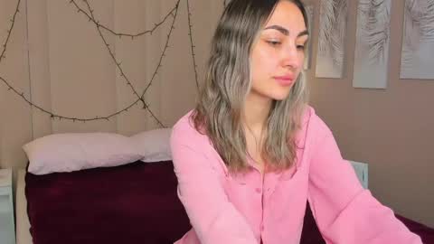 fly_ari online show from June 5, 1:53 am