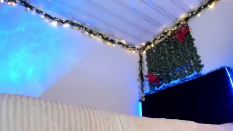 lia online show from December 22, 12:39 am