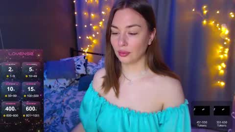 Julia online show from December 16, 2:36 am