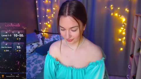 Julia online show from December 11, 2:41 am