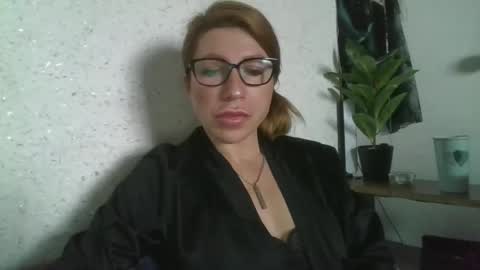 Snapshot of fox_red_lady7 chatting on March 1, 8:34 am fox_red_lady7 online show from March 1, 8:34 am
