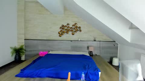 foxxy_milf online show from September 13, 7:00 pm