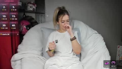 Foxy online show from February 22, 3:23 am