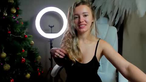 Foxy online show from December 17, 12:38 am