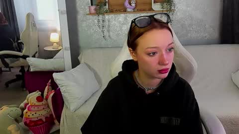 Maya online show from October 1, 6:51 am